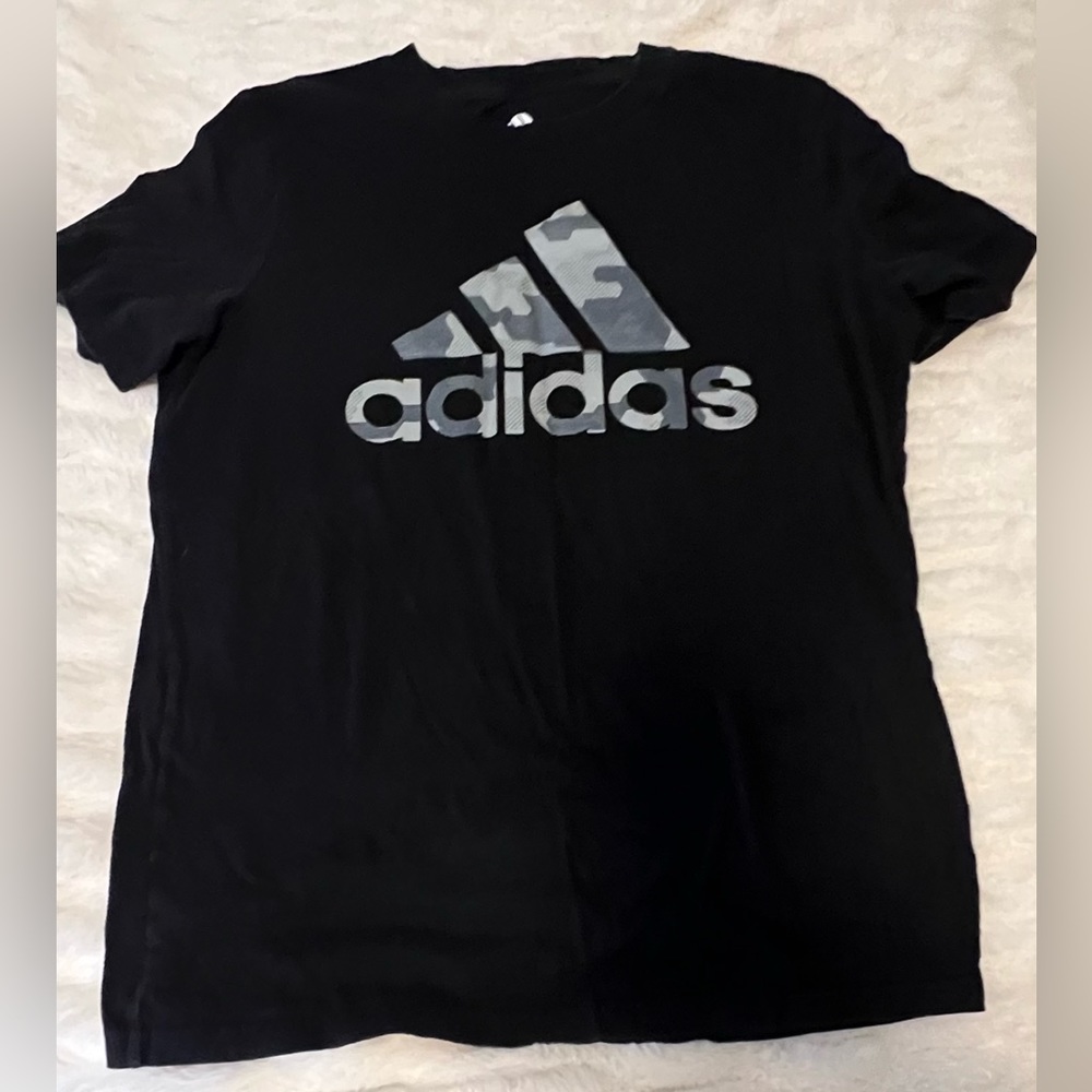 Adidas T-shirt